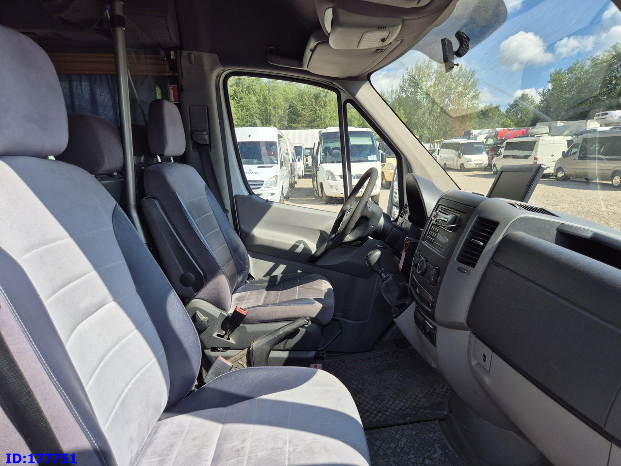 حافلة صغيرة, ميكروباص MERCEDES-BENZ Sprinter 518 - VIP - 17-seater: صورة 14