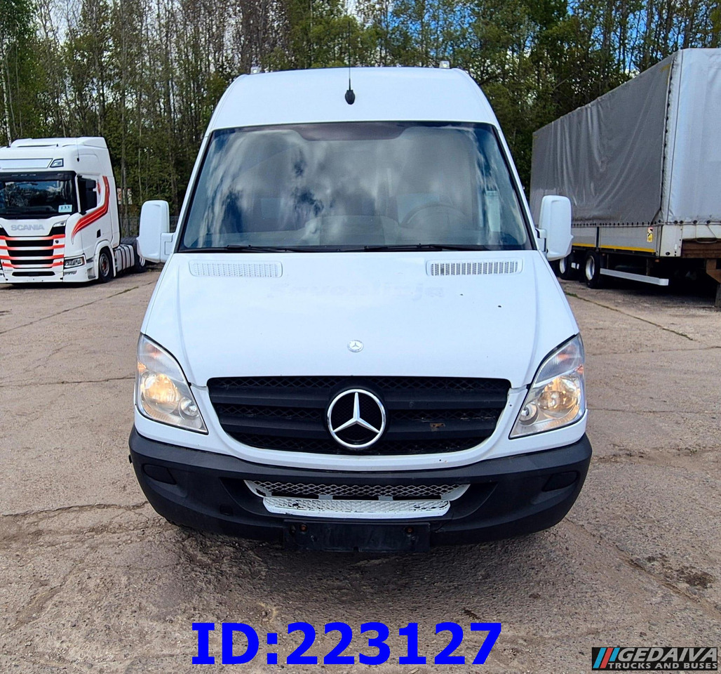 MERCEDES-BENZ Sprinter 518 - VIP -19 Seater - مركبة كوتش: صورة 2 MERCEDES-BENZ Sprinter 518 - VIP -19 Seater - مركبة كوتش: صورة 2