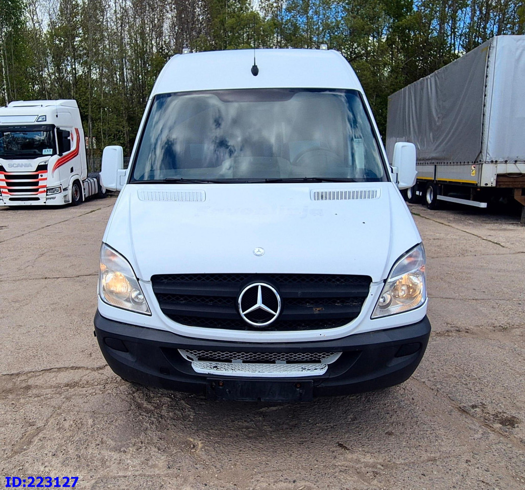 MERCEDES-BENZ Sprinter 518 - VIP -19 Seater - مركبة كوتش: صورة 2 MERCEDES-BENZ Sprinter 518 - VIP -19 Seater - مركبة كوتش: صورة 2