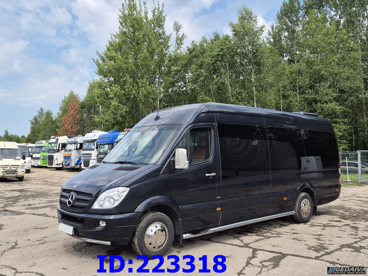 MERCEDES-BENZ Sprinter 519 VIP - 17 Seater (Engine broken) - مركبة كوتش: صورة 1 MERCEDES-BENZ Sprinter 519 VIP - 17 Seater (Engine broken) - مركبة كوتش: صورة 1