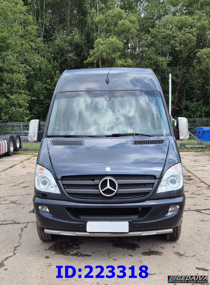 MERCEDES-BENZ Sprinter 519 VIP - 17 Seater (Engine broken) - مركبة كوتش: صورة 2 MERCEDES-BENZ Sprinter 519 VIP - 17 Seater (Engine broken) - مركبة كوتش: صورة 2