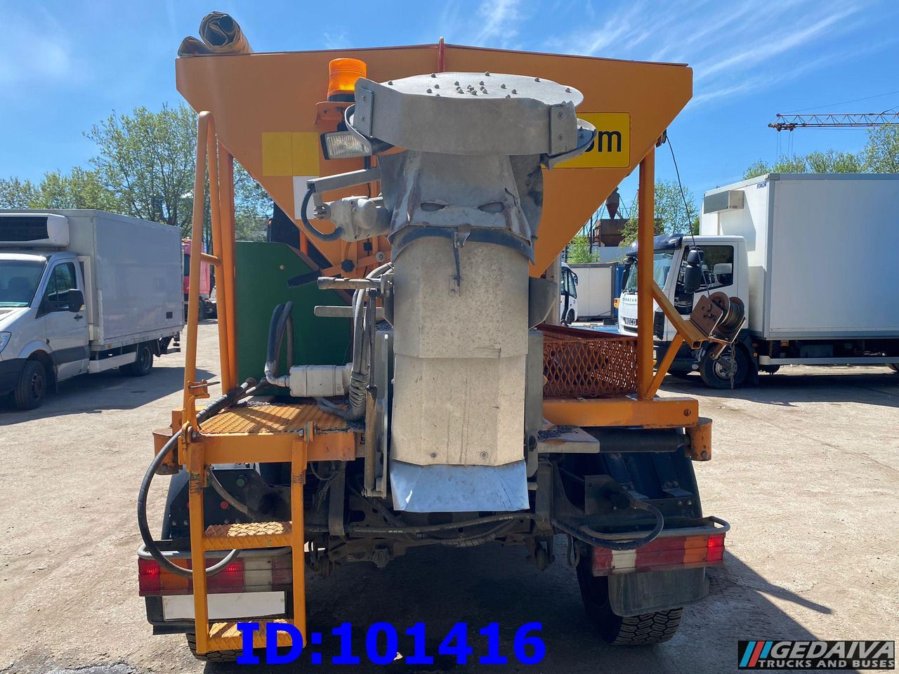 MERCEDES-BENZ Unimog U300 4X4 - جرافة ثلج: صورة 5 MERCEDES-BENZ Unimog U300 4X4 - جرافة ثلج: صورة 5