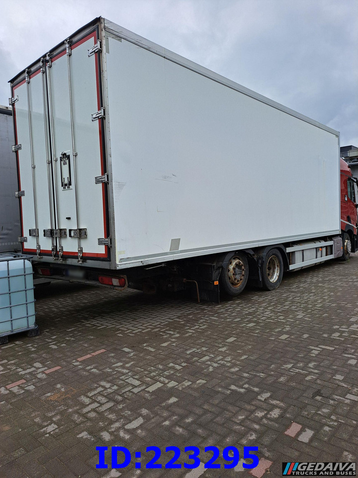 RENAULT T 6x2 Euro 6 Refrigerated + Carrier Supra - شاحنة الفريزر: صورة 5 RENAULT T 6x2 Euro 6 Refrigerated + Carrier Supra - شاحنة الفريزر: صورة 5
