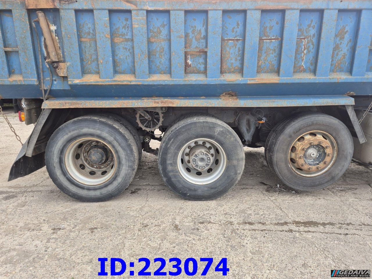 SCANIA 124 8x2 - Manual - Full steel - شاحنة قلاب: صورة 4 SCANIA 124 8x2 - Manual - Full steel - شاحنة قلاب: صورة 4