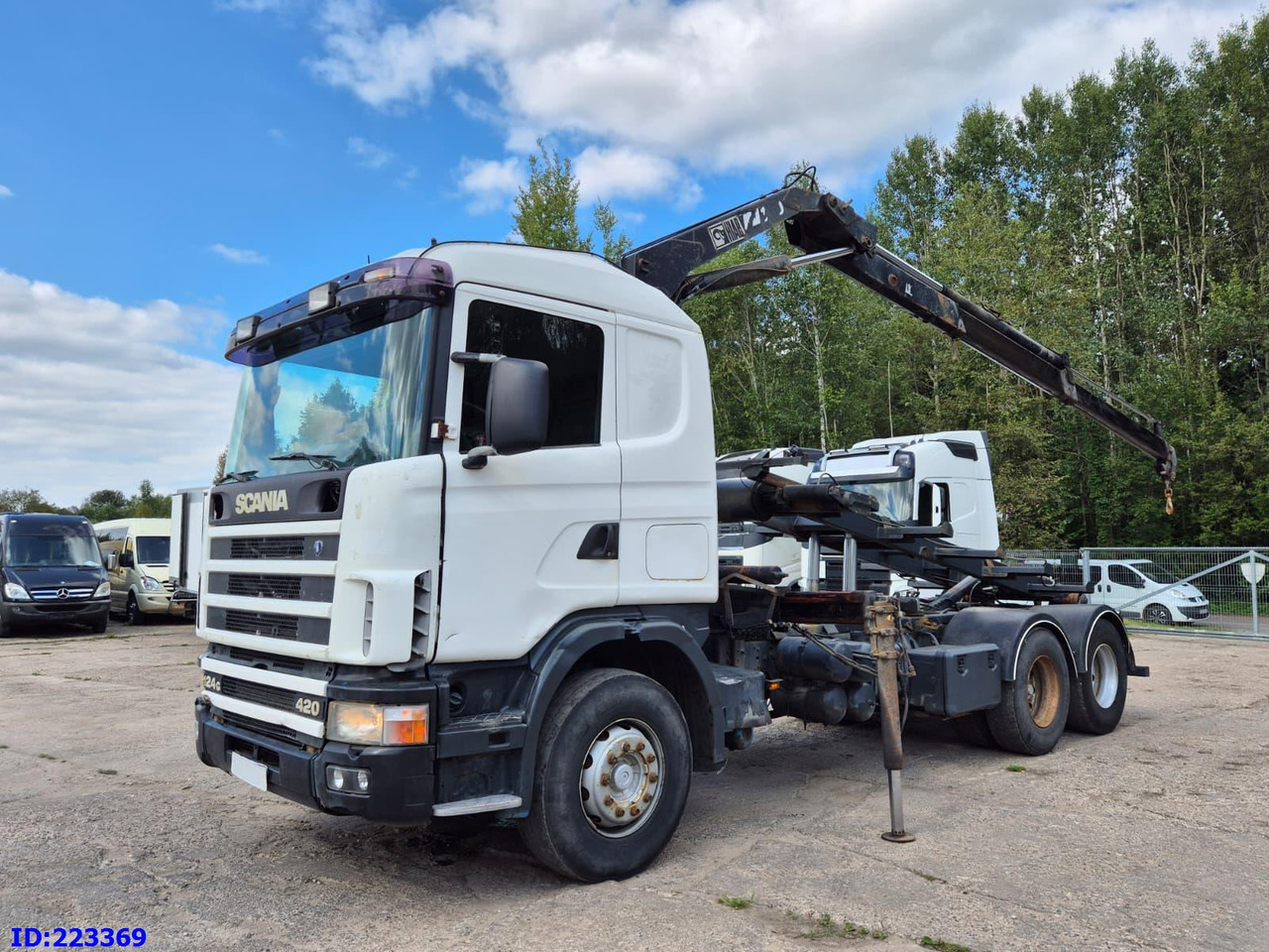 SCANIA R124 420 + Crane HIAB 140AW - شاحنة قلاب: صورة 1 SCANIA R124 420 + Crane HIAB 140AW - شاحنة قلاب: صورة 1