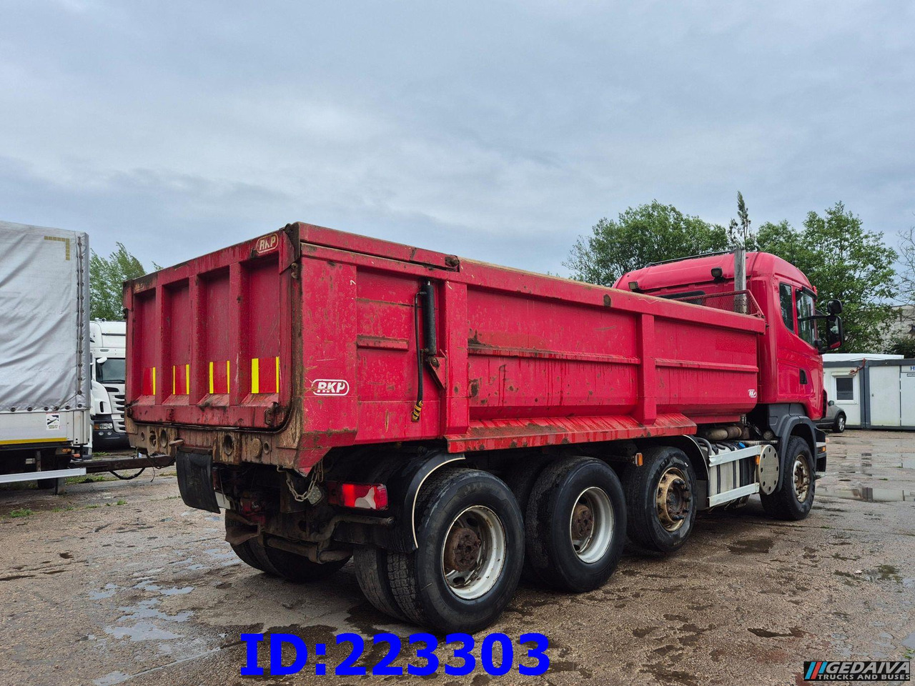 SCANIA R560 8X4 Full steel- Steering axle - Retarder - شاحنة قلاب: صورة 5 SCANIA R560 8X4 Full steel- Steering axle - Retarder - شاحنة قلاب: صورة 5