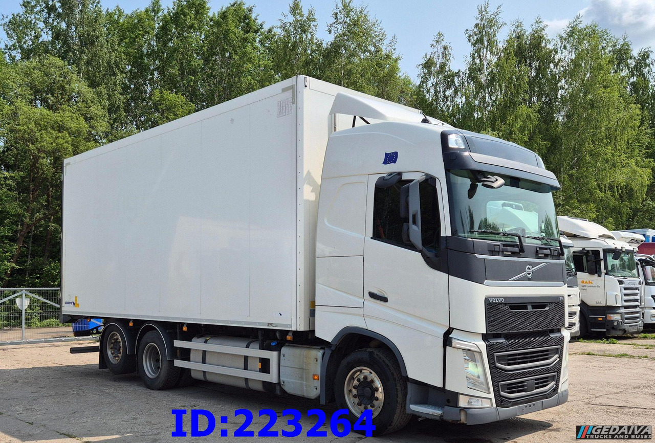 VOLVO FH13 460HP 6x2 Steering axle Euro6 - شاحنة الفريزر: صورة 1 VOLVO FH13 460HP 6x2 Steering axle Euro6 - شاحنة الفريزر: صورة 1