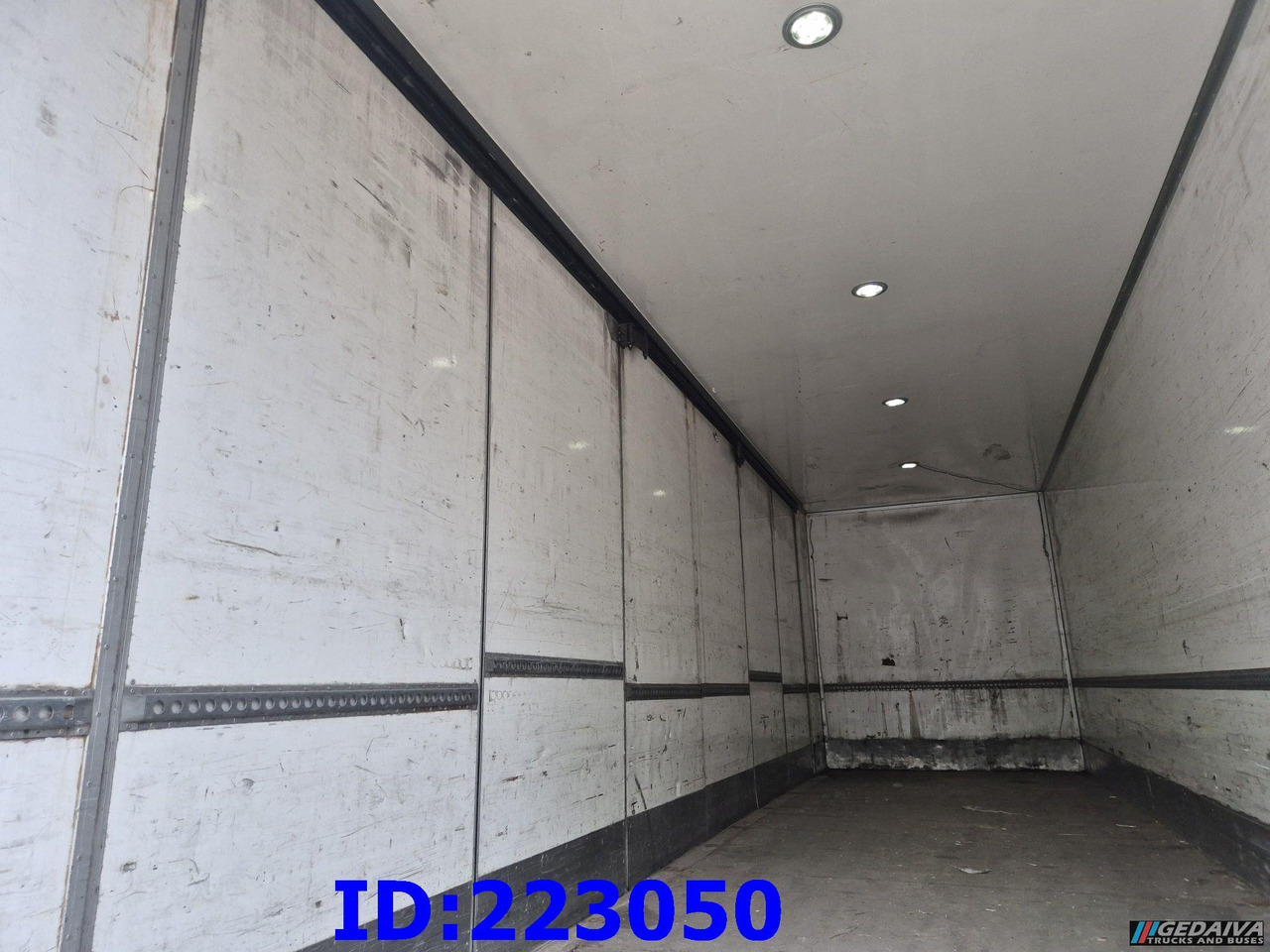 شاحنة صندوق متساوي VOLVO FH13 480HP 6x2 Manual 10 tyres: صورة 7