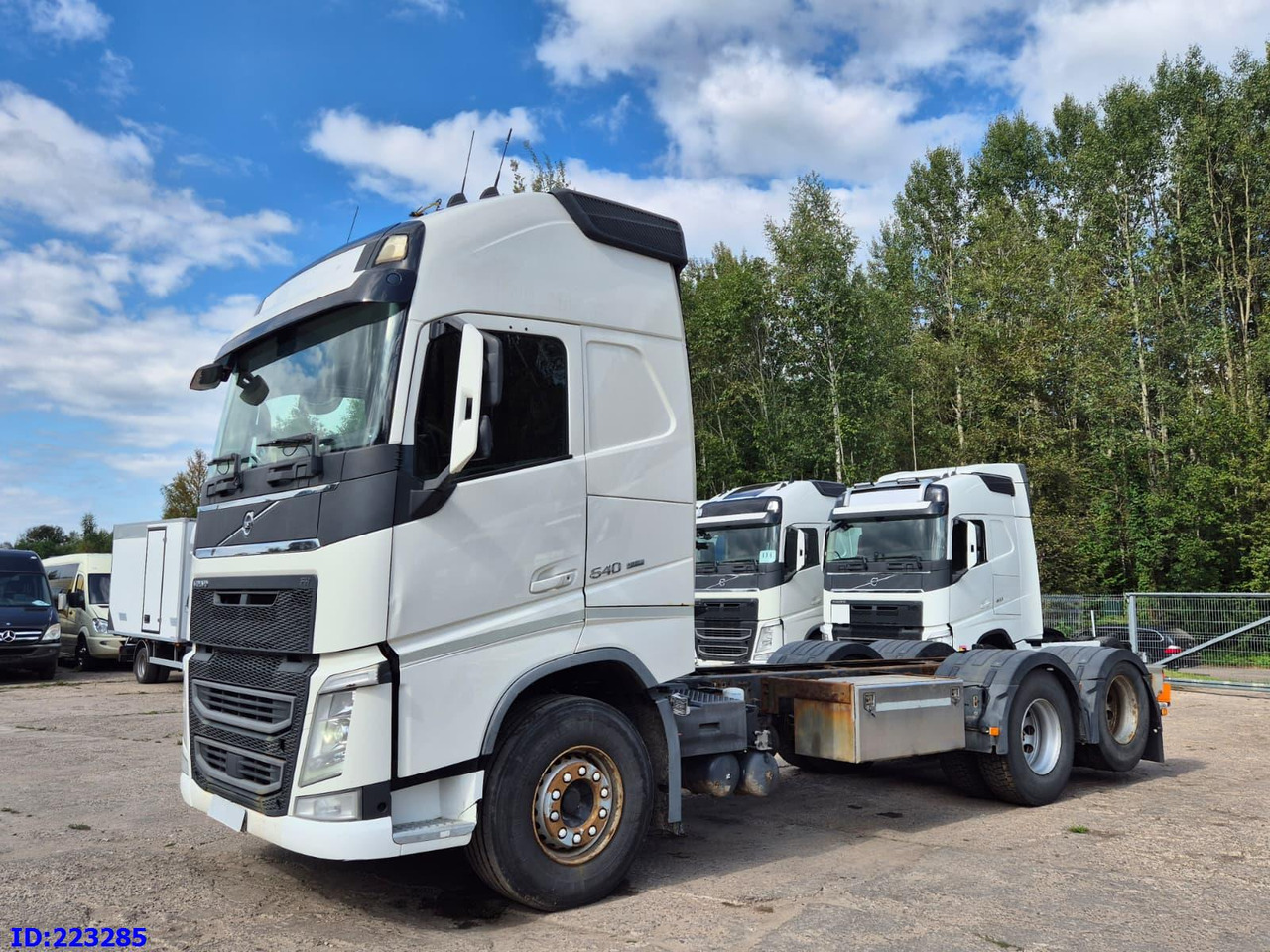 VOLVO FH13 540HP 6x2 (10 tyre) Euro6 - شاحنة هيكل كابينة: صورة 1 VOLVO FH13 540HP 6x2 (10 tyre) Euro6 - شاحنة هيكل كابينة: صورة 1