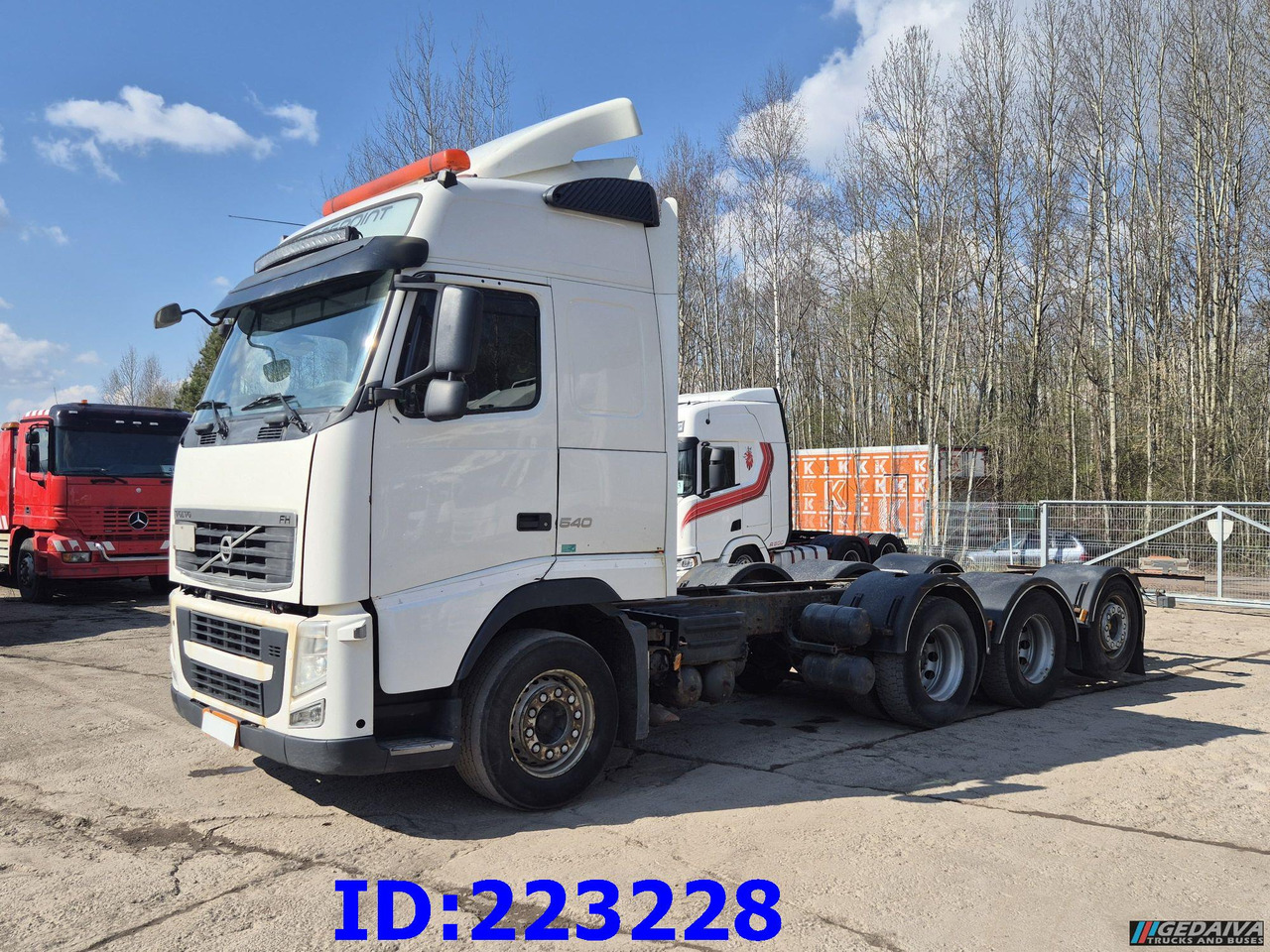 VOLVO FH13 540HP 8X4 Euro5 - شاحنة هيكل كابينة: صورة 1 VOLVO FH13 540HP 8X4 Euro5 - شاحنة هيكل كابينة: صورة 1