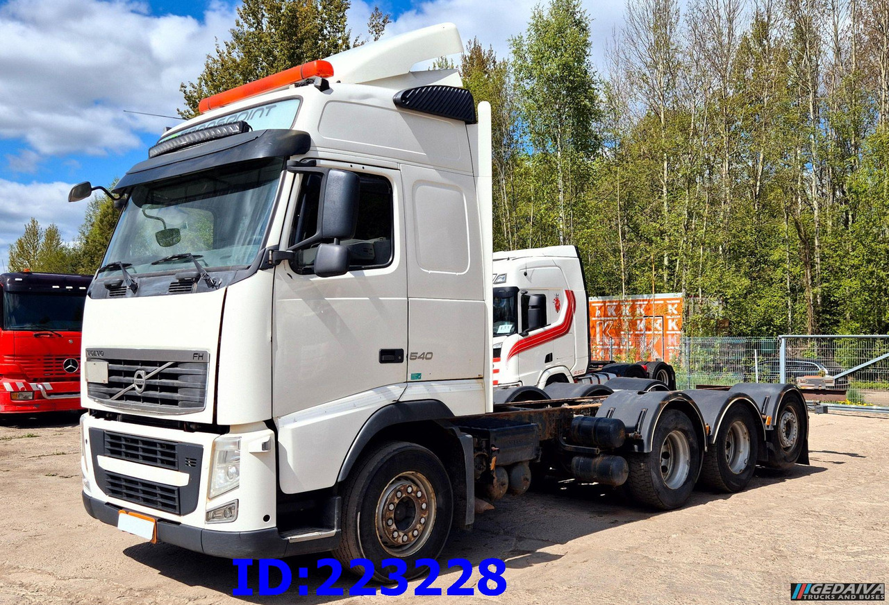 VOLVO FH13 540HP 8X4 Euro5 - شاحنة هيكل كابينة: صورة 1 VOLVO FH13 540HP 8X4 Euro5 - شاحنة هيكل كابينة: صورة 1