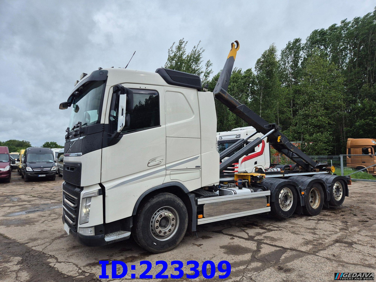 VOLVO FH13 540HP 8x2 Hook lift (2axles steering - 2 axles lifting) - شاحنة ذات خطاف: صورة 1 VOLVO FH13 540HP 8x2 Hook lift (2axles steering - 2 axles lifting) - شاحنة ذات خطاف: صورة 1