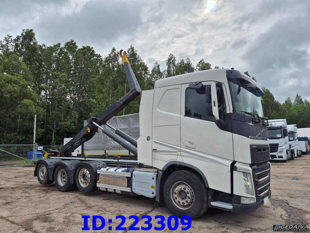 VOLVO FH13 540HP 8x2 Hook lift (2axles steering - 2 axles lifting) - شاحنة ذات خطاف: صورة 4 VOLVO FH13 540HP 8x2 Hook lift (2axles steering - 2 axles lifting) - شاحنة ذات خطاف: صورة 4