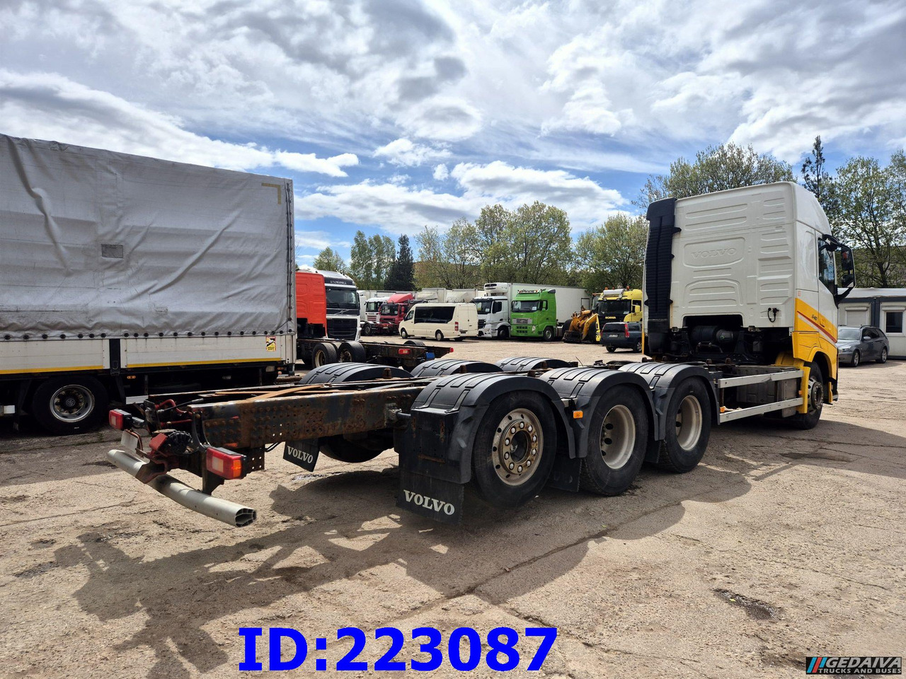 VOLVO FH13 540HP 8x4 Lifting axle - شاحنة هيكل كابينة: صورة 4 VOLVO FH13 540HP 8x4 Lifting axle - شاحنة هيكل كابينة: صورة 4