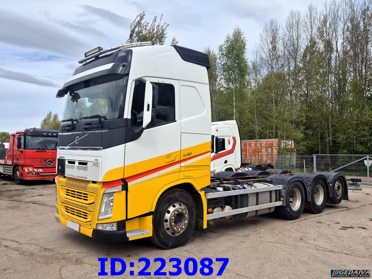 VOLVO FH13 540HP 8x4 Lifting axle - شاحنة هيكل كابينة: صورة 1 VOLVO FH13 540HP 8x4 Lifting axle - شاحنة هيكل كابينة: صورة 1