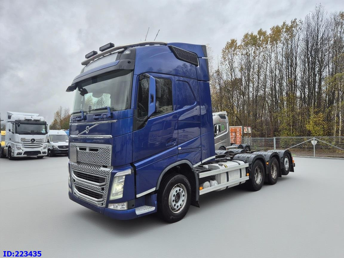 VOLVO FH13 540HP 8x4 (steering axle) - شاحنة هيكل كابينة: صورة 1 VOLVO FH13 540HP 8x4 (steering axle) - شاحنة هيكل كابينة: صورة 1