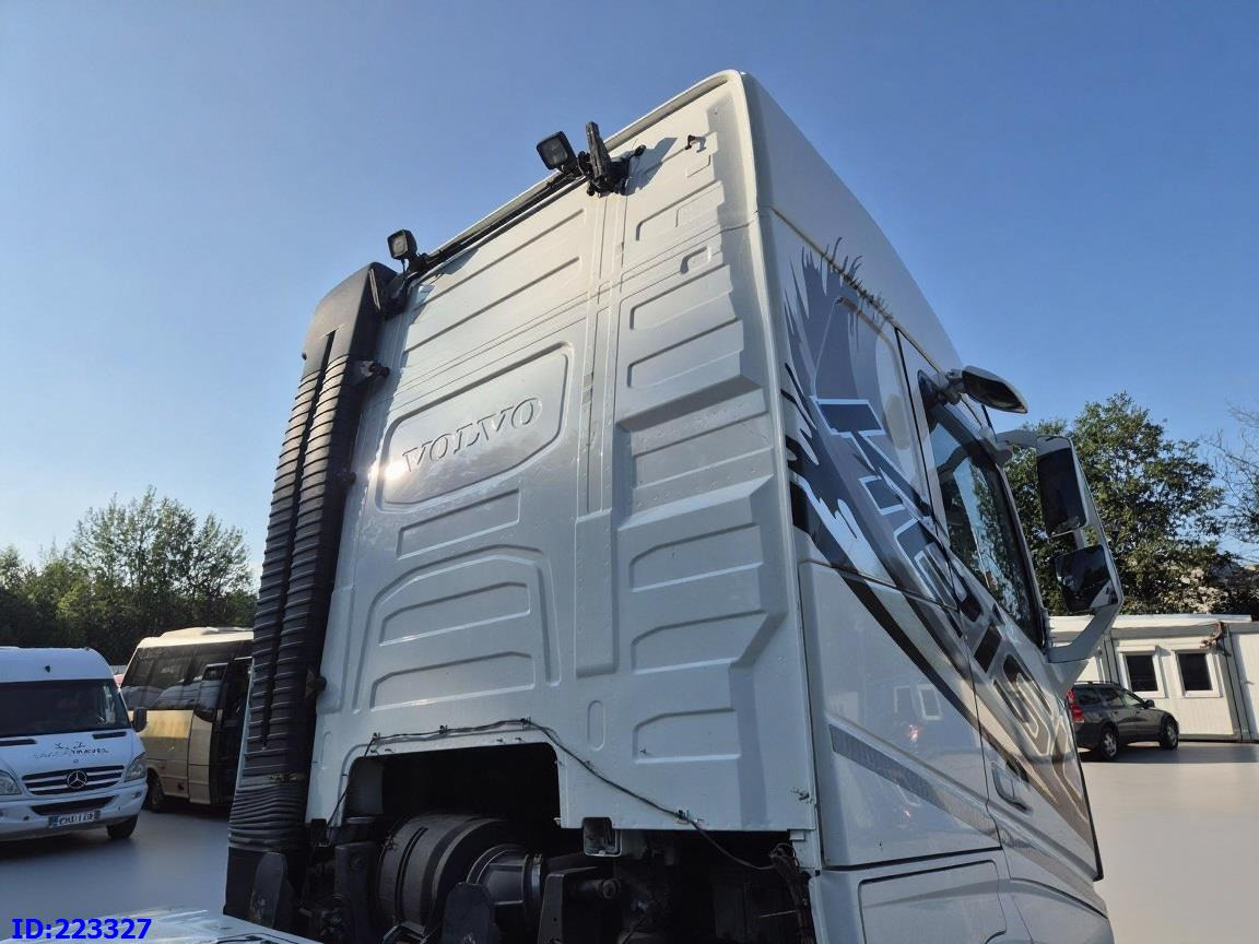 VOLVO FH13 550HP 6x2 ( Drivable condition ) - شاحنة هيكل كابينة: صورة 5 VOLVO FH13 550HP 6x2 ( Drivable condition ) - شاحنة هيكل كابينة: صورة 5