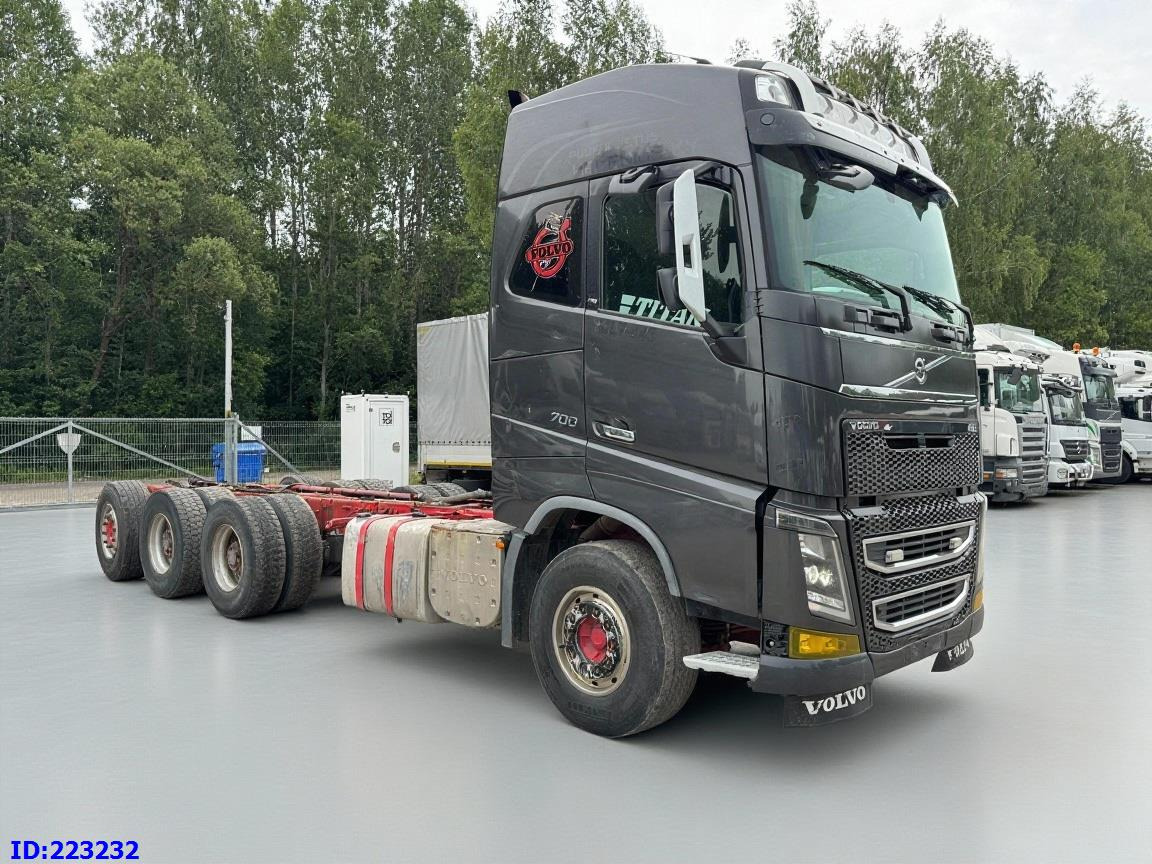 VOLVO FH16 700HP 8X4 Big Axles - شاحنة هيكل كابينة: صورة 4 VOLVO FH16 700HP 8X4 Big Axles - شاحنة هيكل كابينة: صورة 4