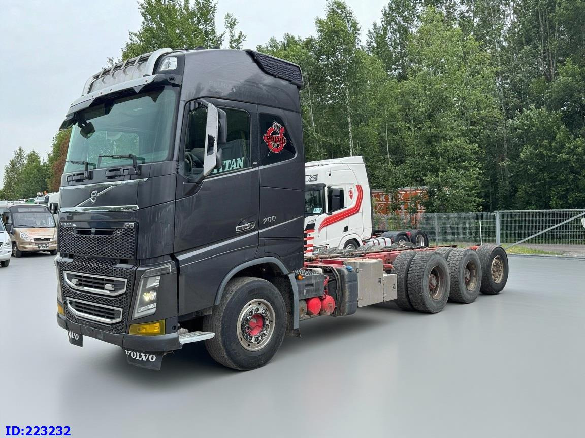 VOLVO FH16 700HP 8X4 Big Axles - شاحنة هيكل كابينة: صورة 1 VOLVO FH16 700HP 8X4 Big Axles - شاحنة هيكل كابينة: صورة 1