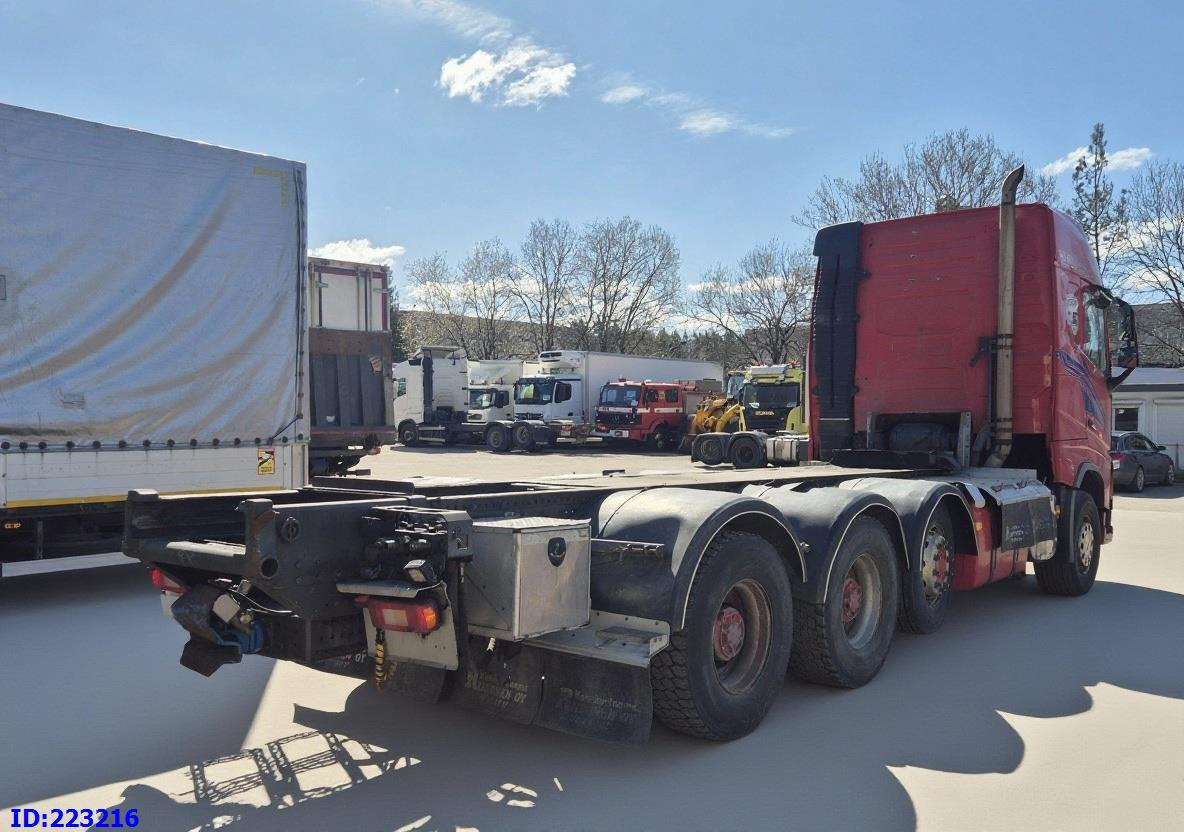 VOLVO FH16 700HP 8X4 Big axle - شاحنة هيكل كابينة: صورة 5 VOLVO FH16 700HP 8X4 Big axle - شاحنة هيكل كابينة: صورة 5