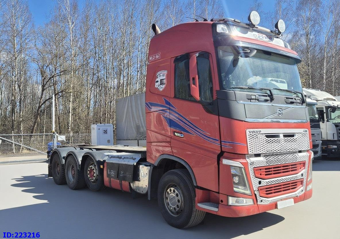 VOLVO FH16 700HP 8X4 Big axle - شاحنة هيكل كابينة: صورة 4 VOLVO FH16 700HP 8X4 Big axle - شاحنة هيكل كابينة: صورة 4