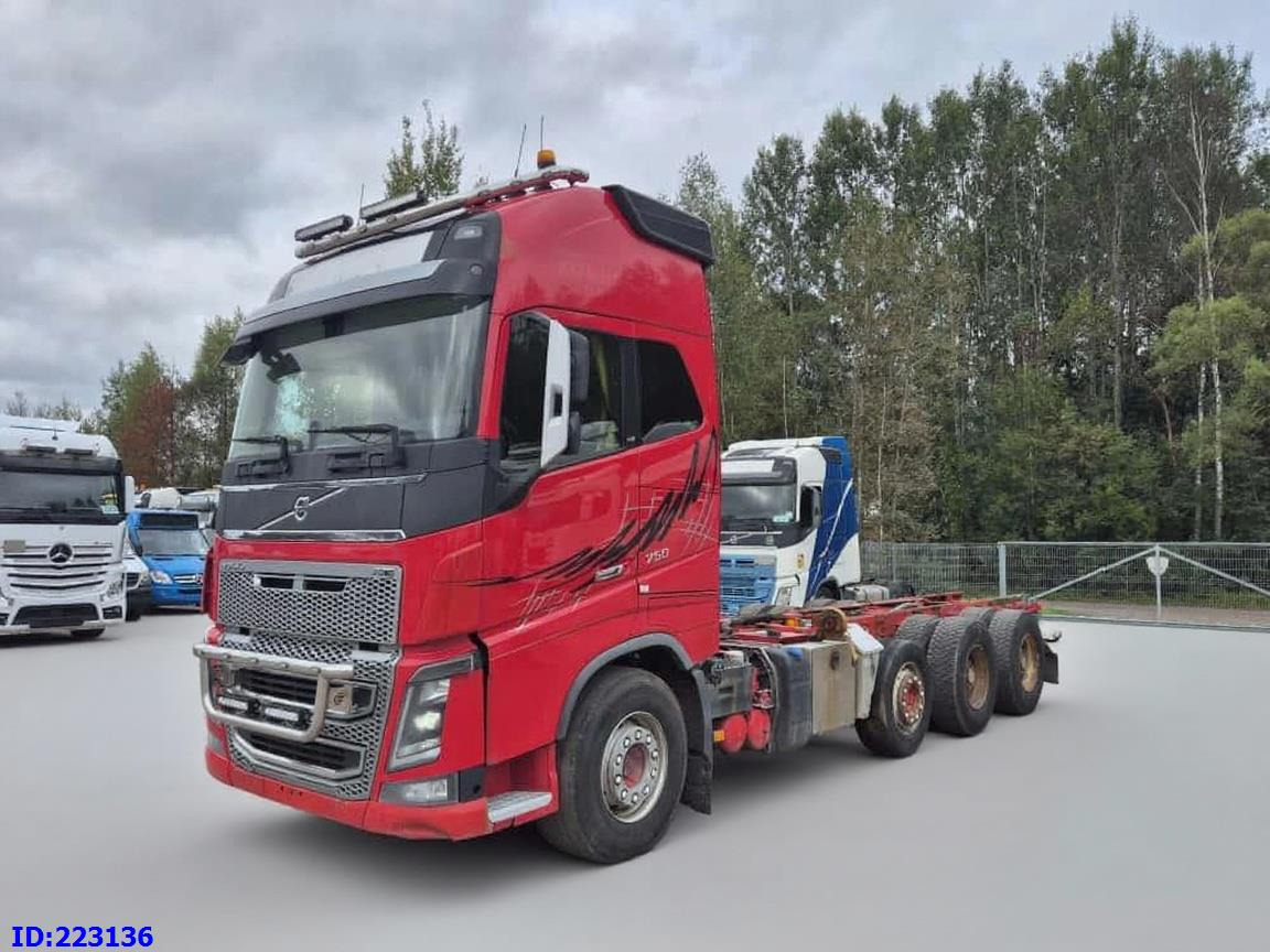 VOLVO FH16 750HP - 8x4 -Big Axles - شاحنة هيكل كابينة: صورة 4 VOLVO FH16 750HP - 8x4 -Big Axles - شاحنة هيكل كابينة: صورة 4