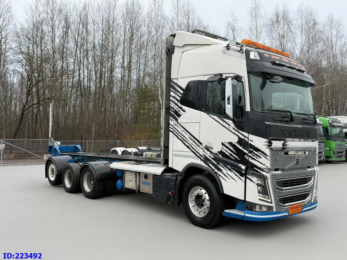 VOLVO FH16 750HP 8x4 - شاحنة هيكل كابينة: صورة 4 VOLVO FH16 750HP 8x4 - شاحنة هيكل كابينة: صورة 4