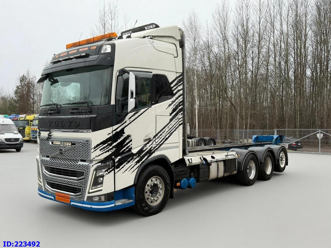 VOLVO FH16 750HP 8x4 - شاحنة هيكل كابينة: صورة 1 VOLVO FH16 750HP 8x4 - شاحنة هيكل كابينة: صورة 1
