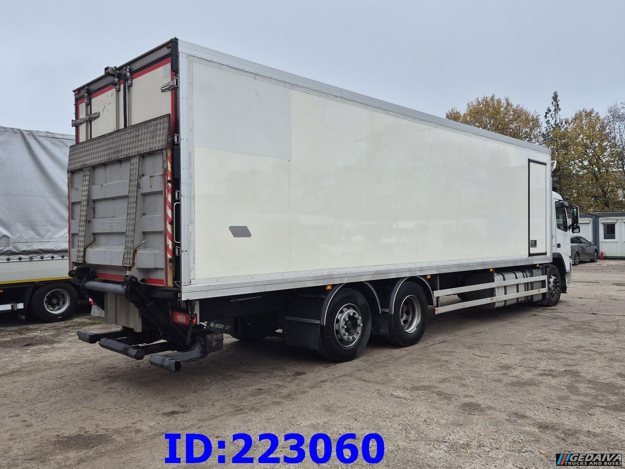 VOLVO FM 410HP - 6X2 - Euro5 -Steering axle - شاحنة الفريزر: صورة 5 VOLVO FM 410HP - 6X2 - Euro5 -Steering axle - شاحنة الفريزر: صورة 5