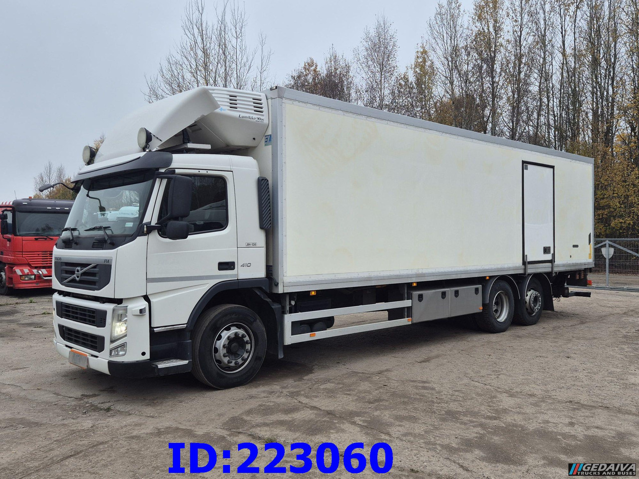 VOLVO FM 410HP - 6X2 - Euro5 -Steering axle - شاحنة الفريزر: صورة 1 VOLVO FM 410HP - 6X2 - Euro5 -Steering axle - شاحنة الفريزر: صورة 1