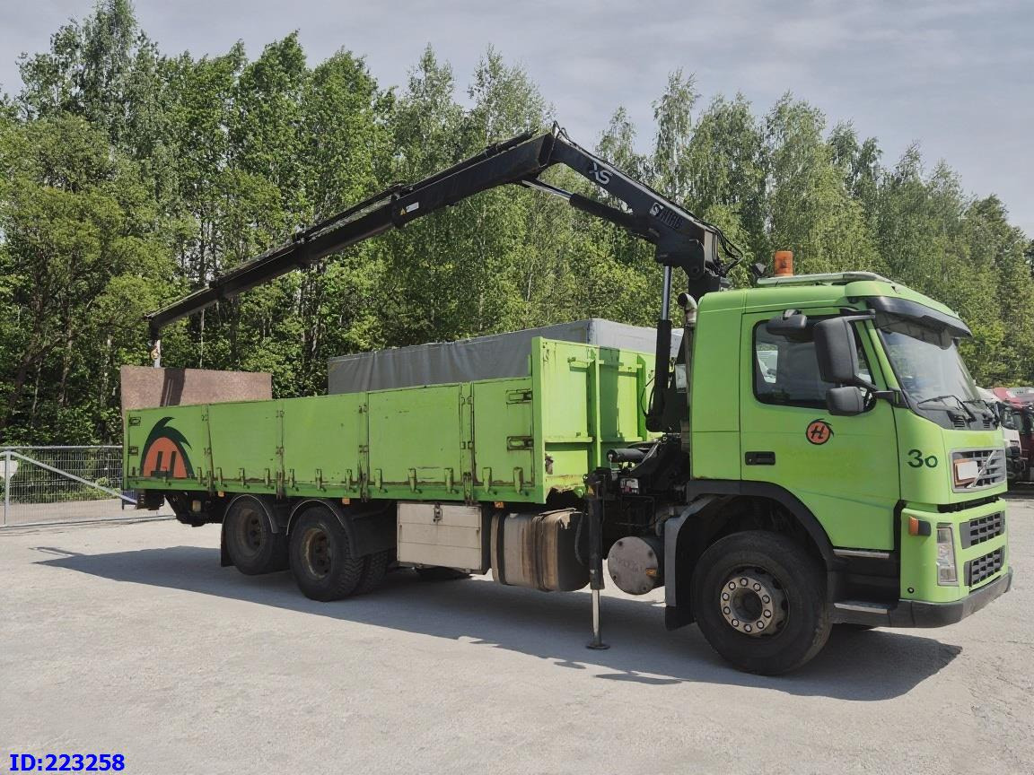 VOLVO FM9 300HP 6x2 + HIAB 144B -3 CL - شاحنات مسطحة: صورة 2 VOLVO FM9 300HP 6x2 + HIAB 144B -3 CL - شاحنات مسطحة: صورة 2