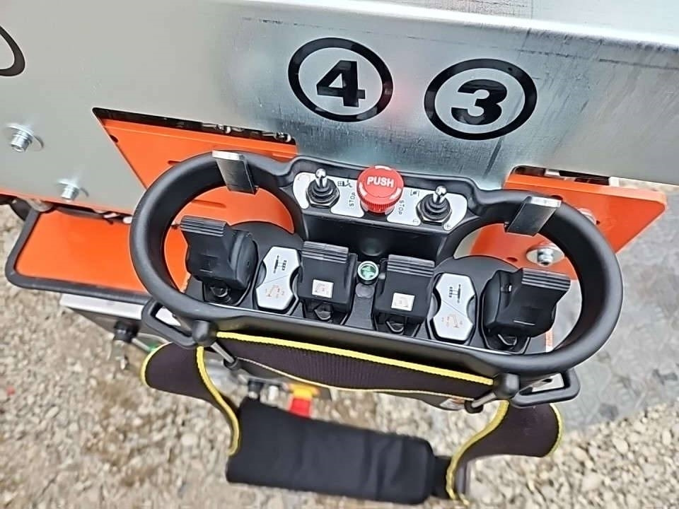 EasyLift R180 - شاحنة ذراع مفصلي: صورة 3 EasyLift R180 - شاحنة ذراع مفصلي: صورة 3