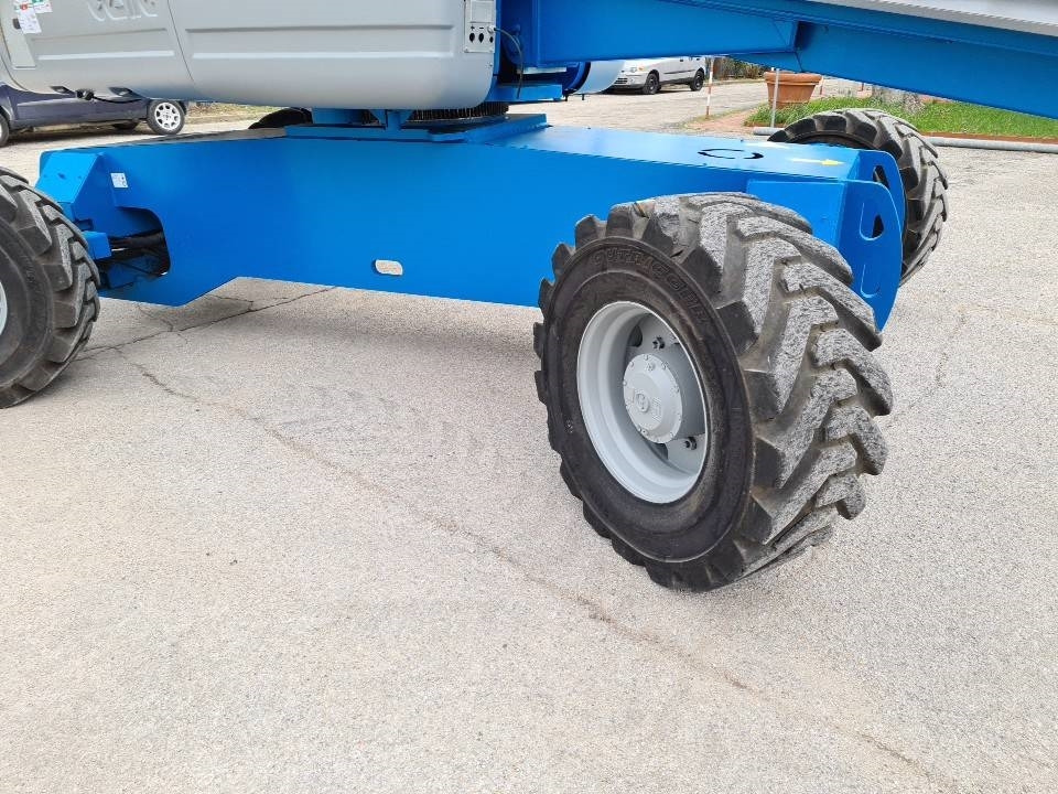 رافعة سلة تلسكوبية Genie S125 4WD: صورة 12
