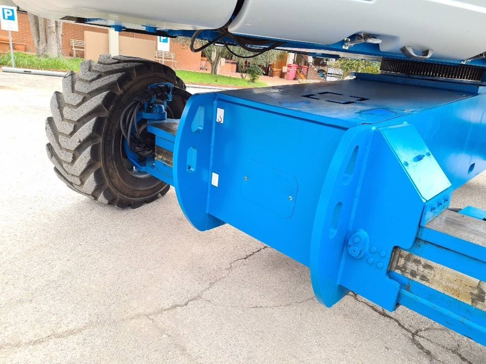 رافعة سلة تلسكوبية Genie S125 4WD: صورة 14