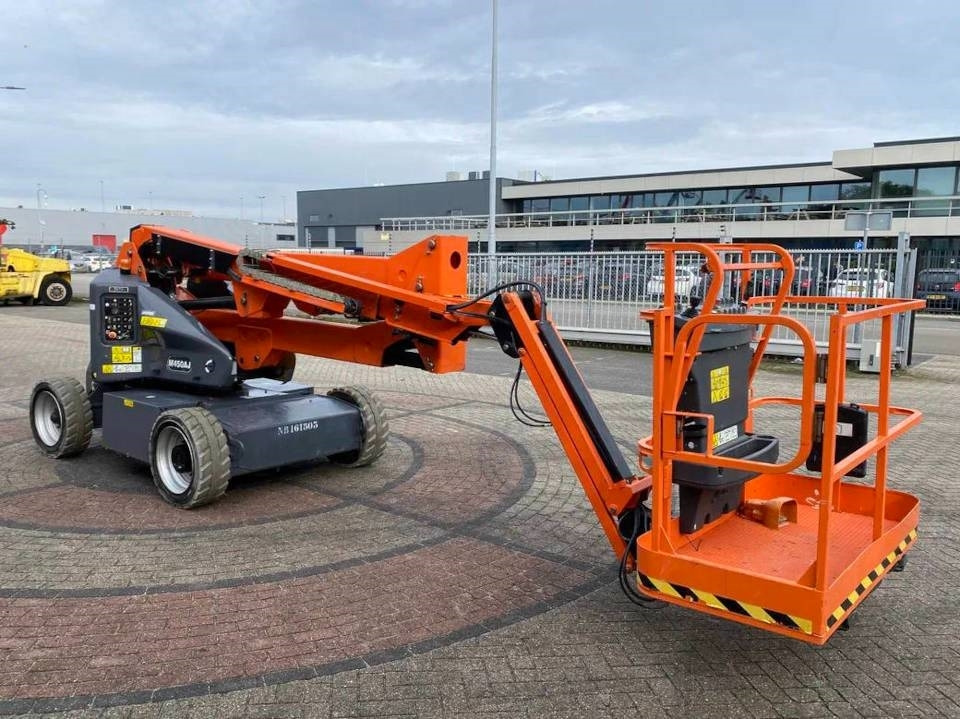 JLG M 450 AJ - شاحنة ذراع مفصلي: صورة 1 JLG M 450 AJ - شاحنة ذراع مفصلي: صورة 1