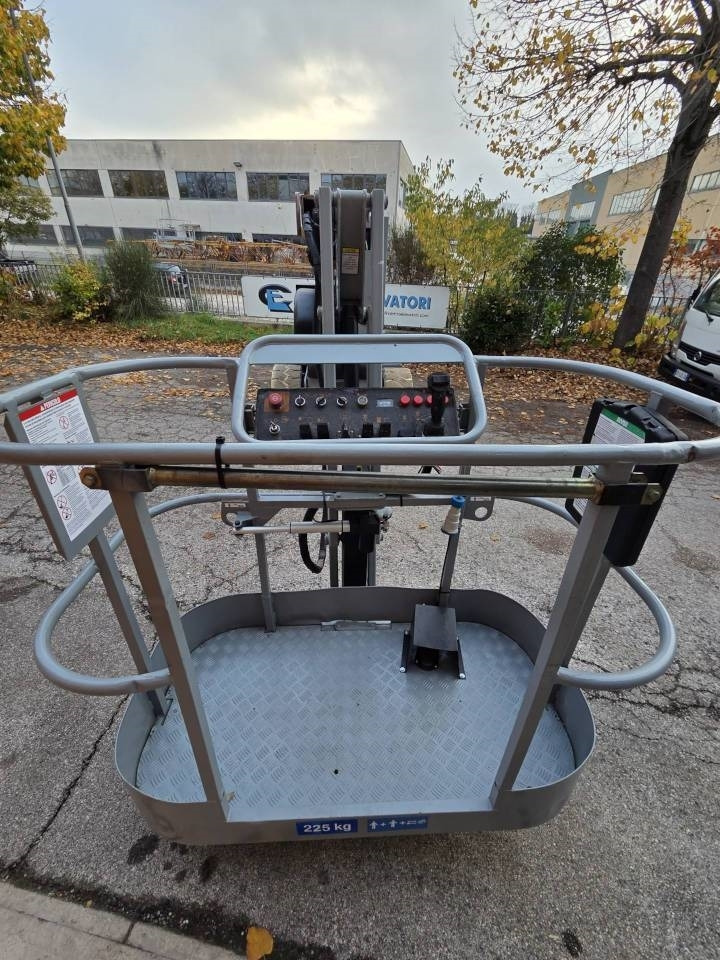 Niftylift HR 15 HDE - شاحنة ذراع مفصلي: صورة 2 Niftylift HR 15 HDE - شاحنة ذراع مفصلي: صورة 2