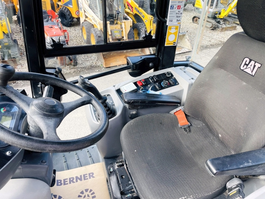 Caterpillar 908M (3927) - اللودر بعجل: صورة 5 Caterpillar 908M (3927) - اللودر بعجل: صورة 5