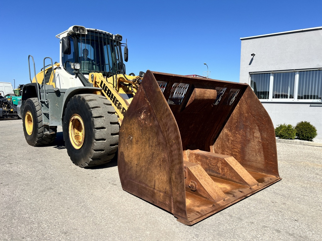 اللودر بعجل Liebherr L 556 (111583): صورة 7