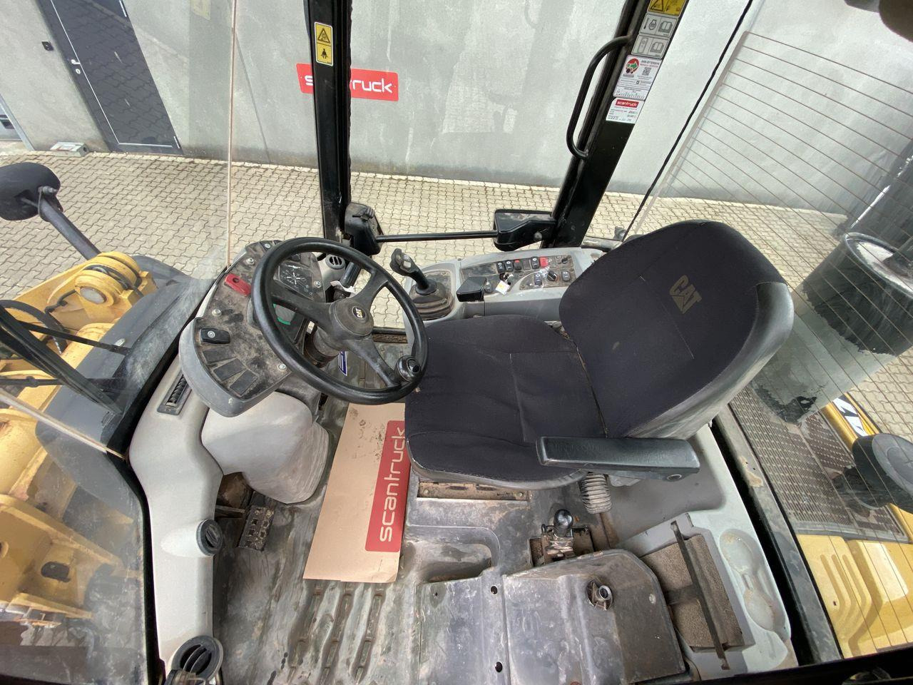 Caterpillar 908 H2 - لودر مفصلي صغير: صورة 3 Caterpillar 908 H2 - لودر مفصلي صغير: صورة 3