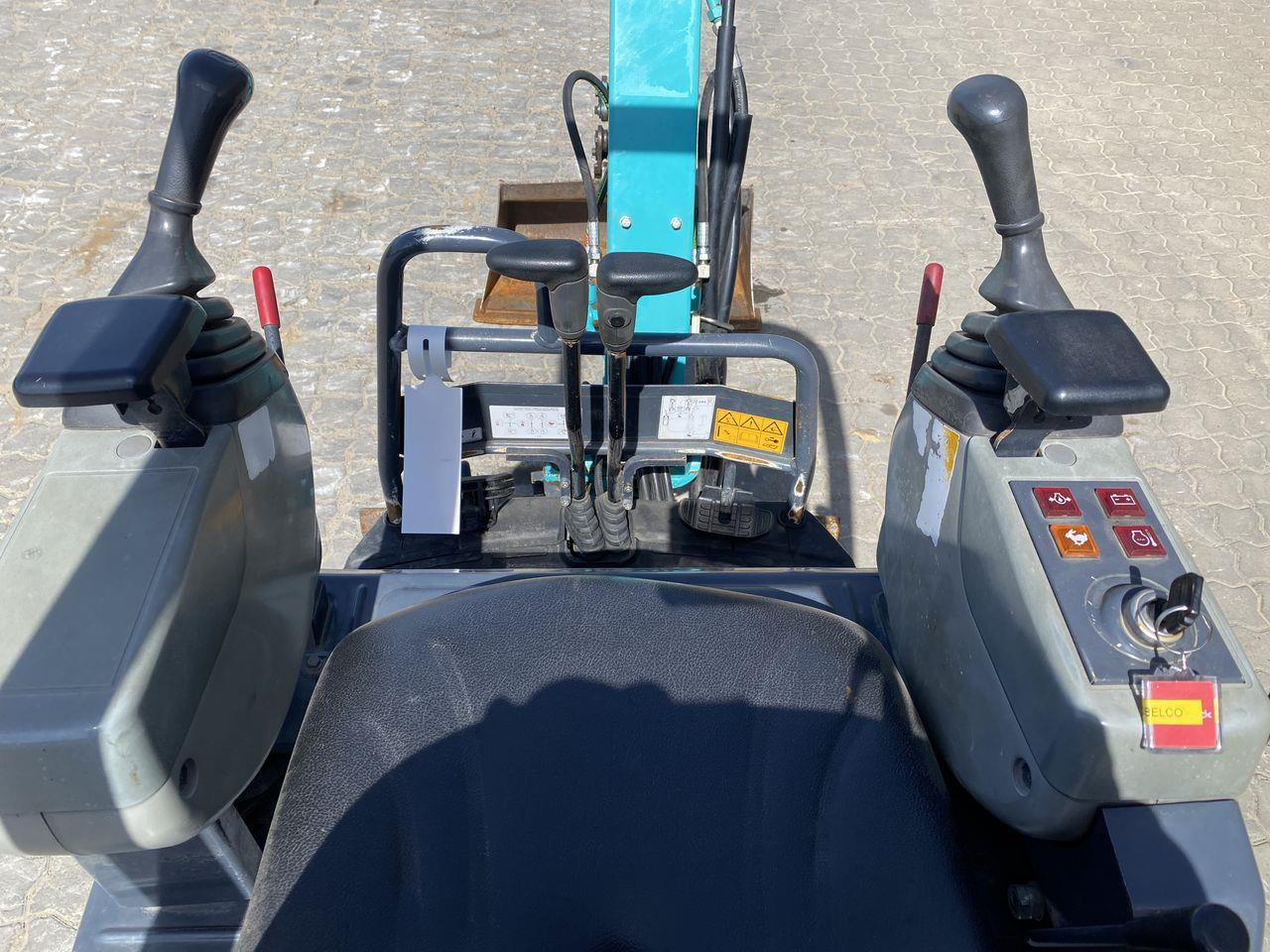 Kobelco SK10SR-2 - حفارة مُصَّغرة: صورة 3 Kobelco SK10SR-2 - حفارة مُصَّغرة: صورة 3