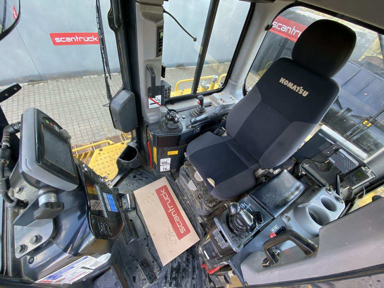 Komatsu D65PXI-18 - جرافة: صورة 3 Komatsu D65PXI-18 - جرافة: صورة 3