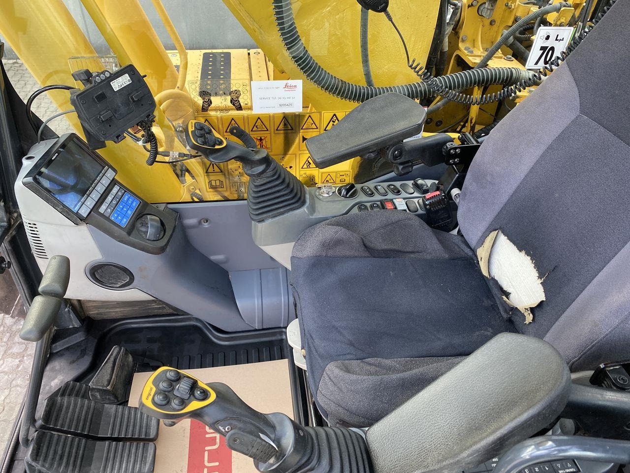 Komatsu PC240LC-11 - حفار زحاف: صورة 3 Komatsu PC240LC-11 - حفار زحاف: صورة 3