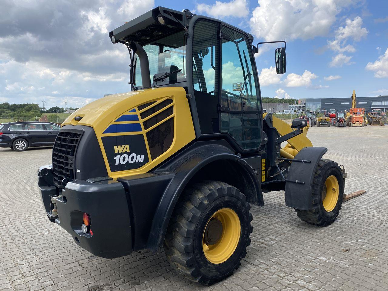 Komatsu WA100-7 - لودر مفصلي صغير: صورة 4 Komatsu WA100-7 - لودر مفصلي صغير: صورة 4