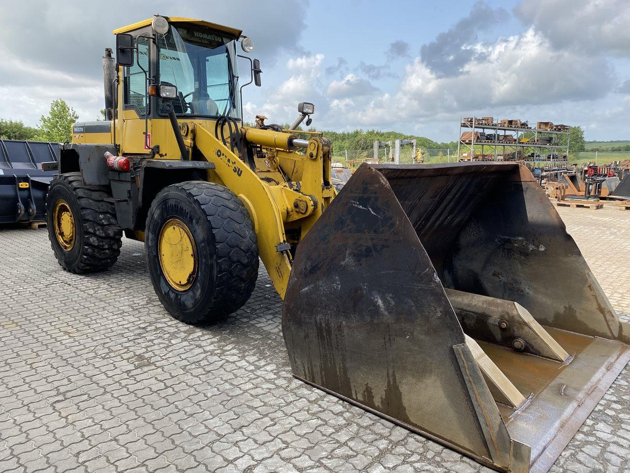 Komatsu WA270-3 - اللودر بعجل: صورة 5 Komatsu WA270-3 - اللودر بعجل: صورة 5