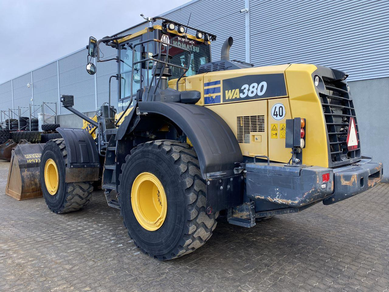 Komatsu WA380-8 - اللودر بعجل: صورة 2 Komatsu WA380-8 - اللودر بعجل: صورة 2