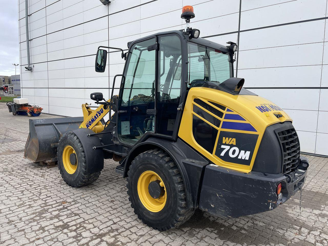 Komatsu WA70M-8EO - لودر مفصلي صغير: صورة 2 Komatsu WA70M-8EO - لودر مفصلي صغير: صورة 2