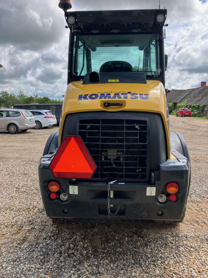 Komatsu WA80M-8EO - لودر مفصلي صغير: صورة 2 Komatsu WA80M-8EO - لودر مفصلي صغير: صورة 2