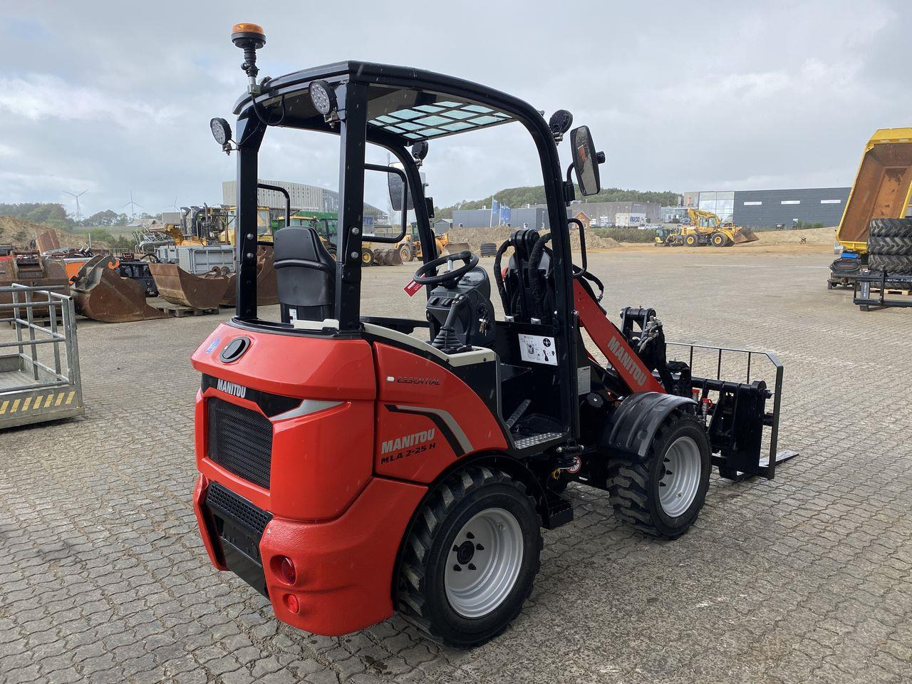Manitou MLA 2-25H 4P - لودر مفصلي صغير: صورة 4 Manitou MLA 2-25H 4P - لودر مفصلي صغير: صورة 4