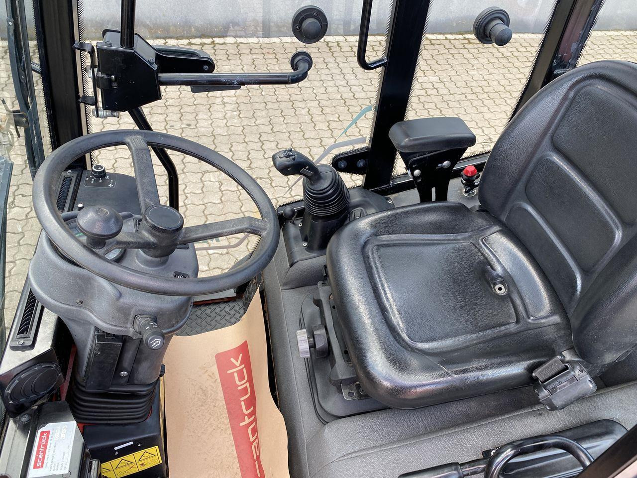 Manitou MLA 5-50H-Z CAB - لودر مفصلي صغير: صورة 3 Manitou MLA 5-50H-Z CAB - لودر مفصلي صغير: صورة 3