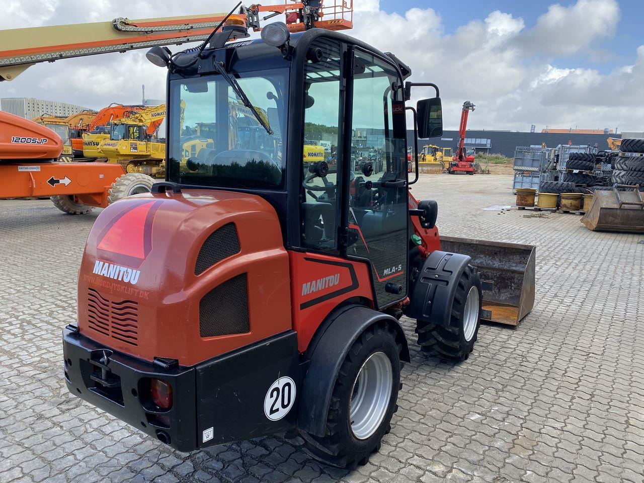 Manitou MLA 5-50H-Z CAB - لودر مفصلي صغير: صورة 4 Manitou MLA 5-50H-Z CAB - لودر مفصلي صغير: صورة 4